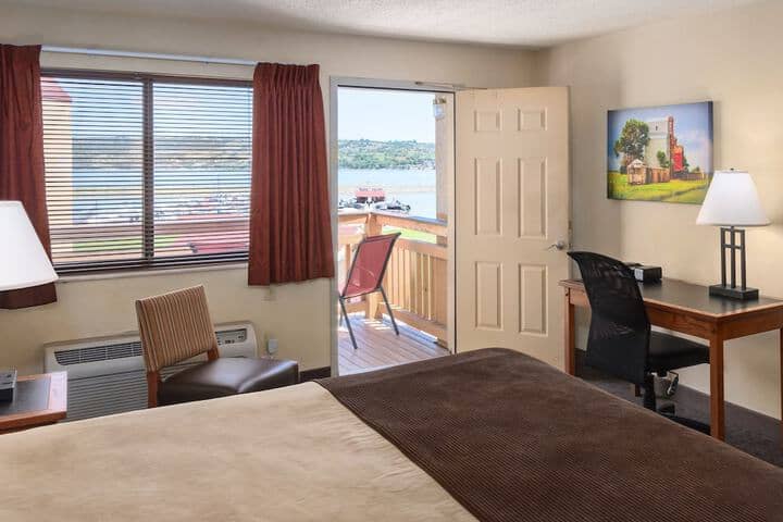 Room 27 of 89