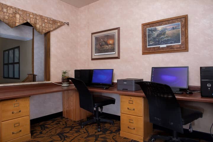 Business Center 66 of 89